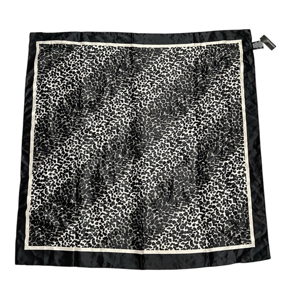 Square black and grey cheetah scarf - Picture 1 of 2
